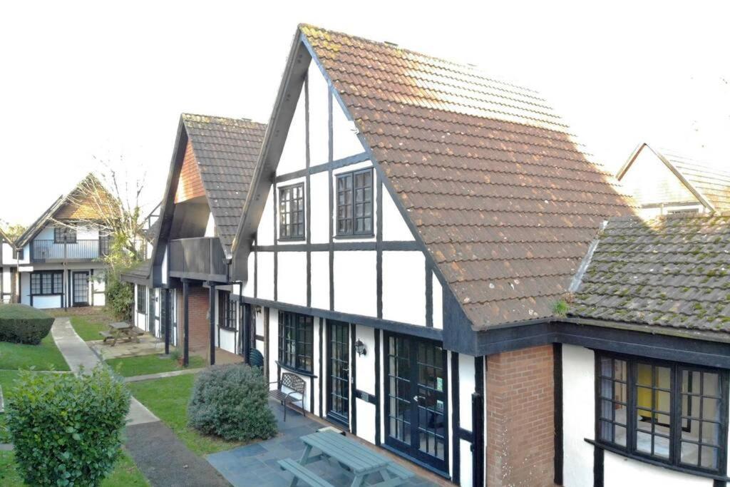 20 Tudor Court " Four Star Aa Accommodation" Hayle Exteriör bild