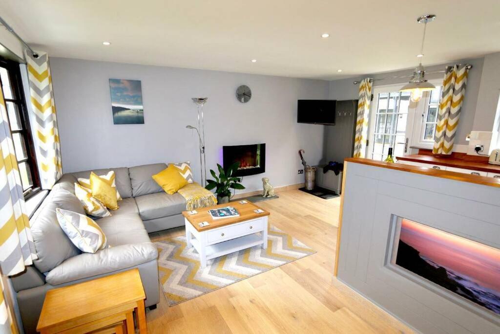 20 Tudor Court " Four Star Aa Accommodation" Hayle Exteriör bild